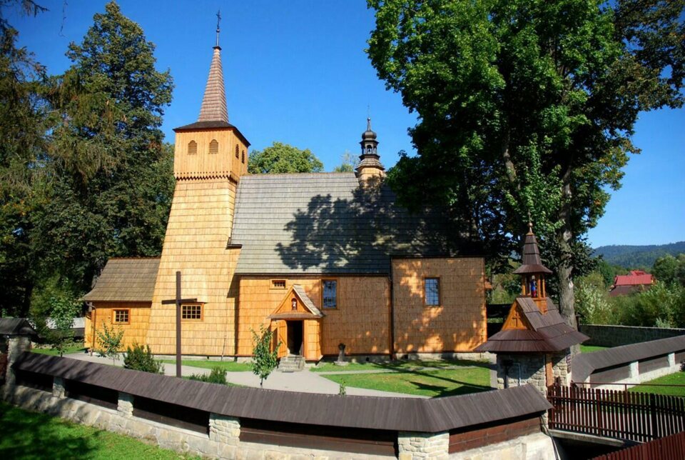 Łopuszna - kościółek drewniany_1